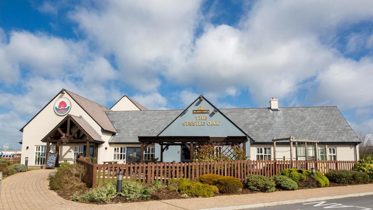 Sessile Oak, Llanelli By Marston'S Inns Exterior photo